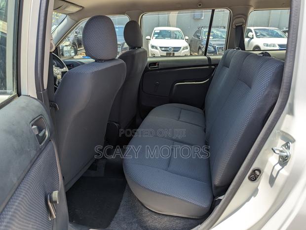 Toyota Succeed SV Premium 2014 Silver