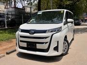 Toyota Noah 2023 White for sale