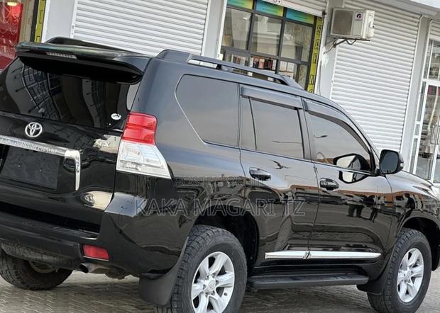 Toyota Land Cruiser Prado 2012 Black