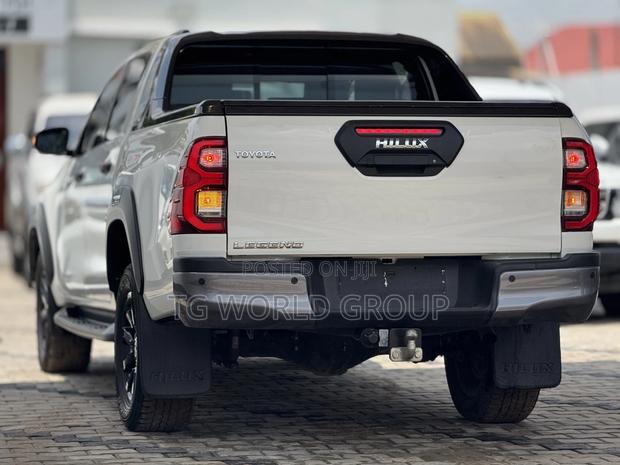 Toyota Hilux 2.8 Diesel 2020 White