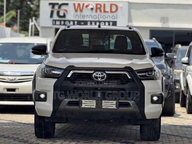 Toyota Hilux 2.8 Diesel 2020 White