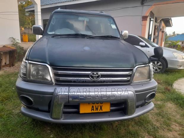 Toyota Land Cruiser Prado 2001 Green