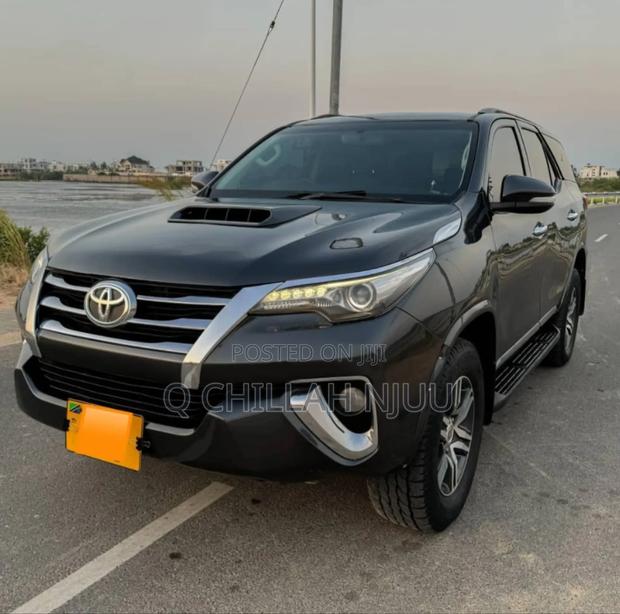 Toyota Fortuner 2016 Gray