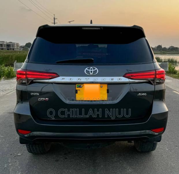 Toyota Fortuner 2016 Gray