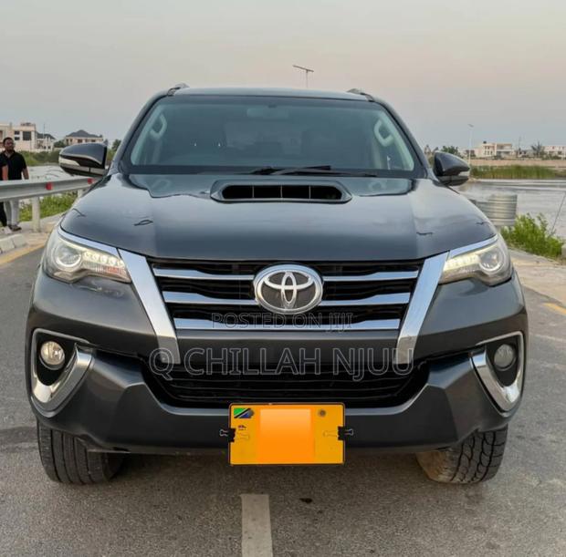 Toyota Fortuner 2016 Gray