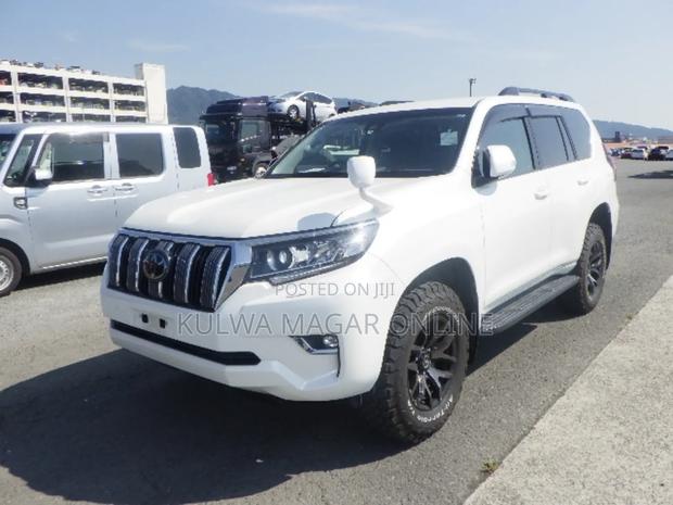 Toyota Land Cruiser 1999 White