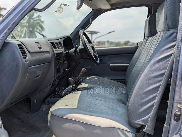 Toyota Hilux 1999 Gray