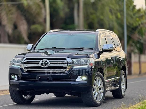 Toyota Land Cruiser 2010