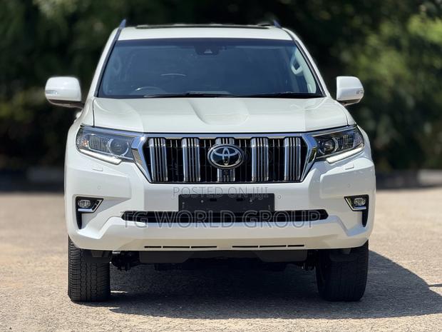 Toyota Land Cruiser Prado 2023 White