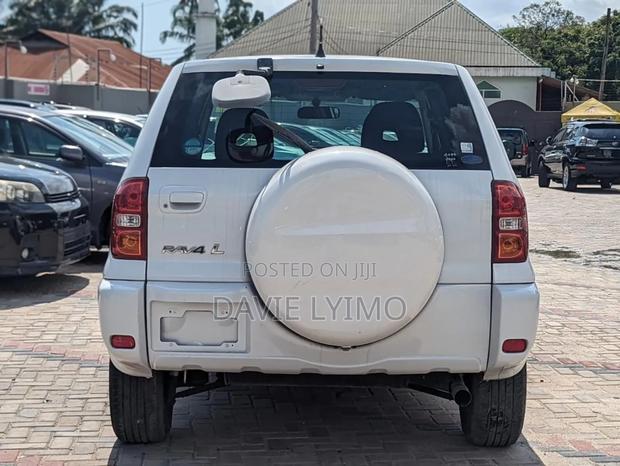 Toyota RAV4 1.8 2005 Pearl