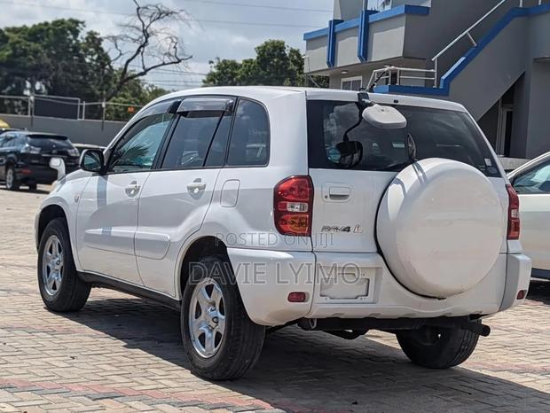 Toyota RAV4 1.8 2005 Pearl
