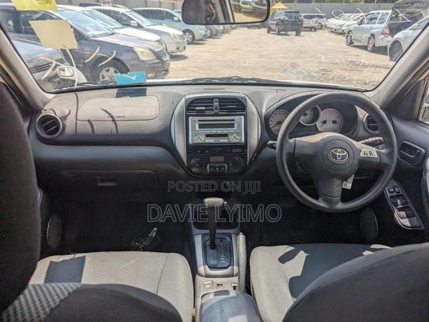 Toyota RAV4 1.8 2005 Pearl