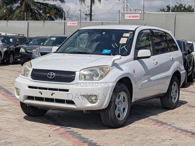 Toyota RAV4 1.8 2005 Pearl