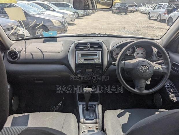 Toyota RAV4 2005 White