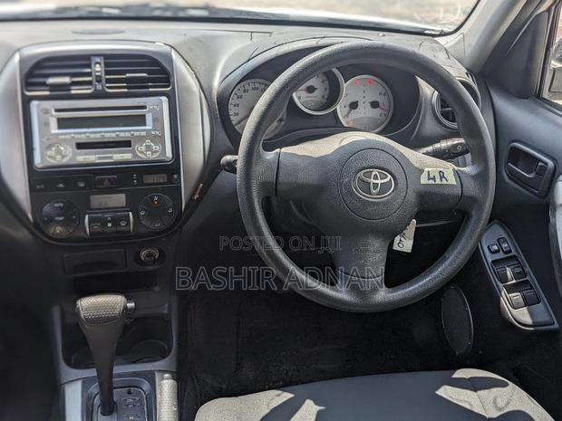 Toyota RAV4 2005 White