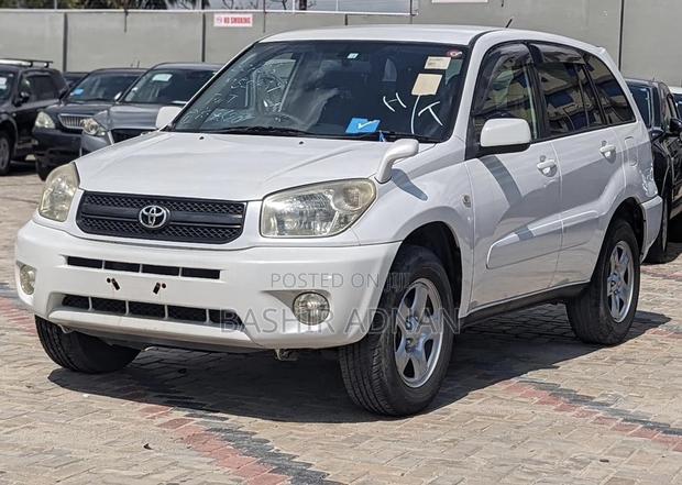 Toyota RAV4 2005 White