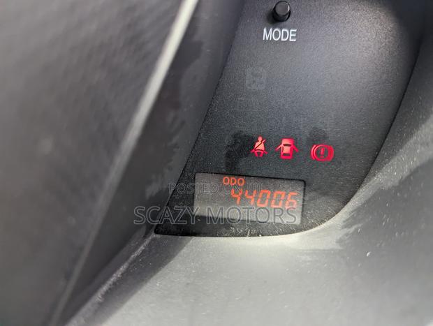 Toyota IST 2009 Off white
