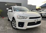 Mitsubishi Outlander 2011 White for sale