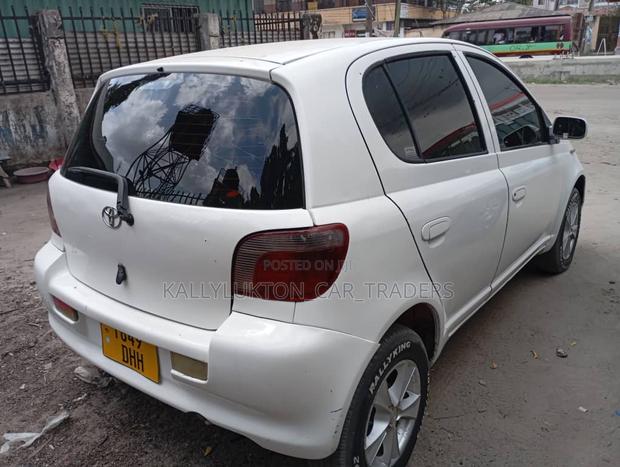Toyota Vitz 2003 White