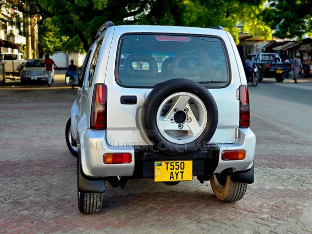 Suzuki Jimny 2000 Silver