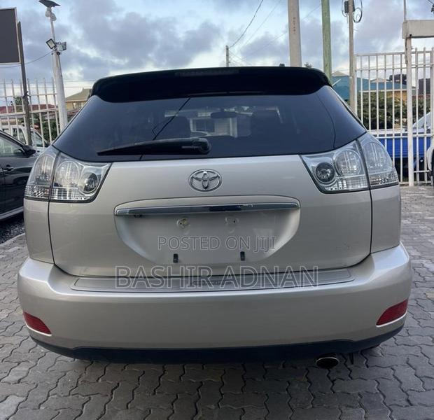 Toyota Harrier 2.4 2005 Gold