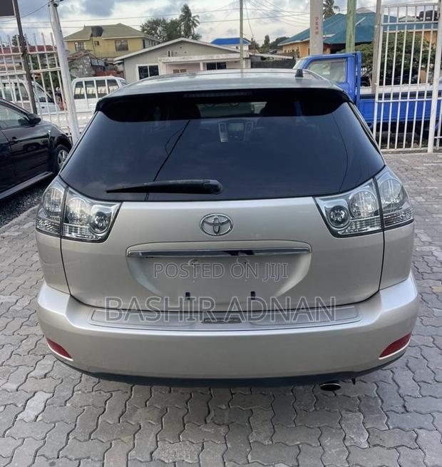Toyota Harrier 2.4 2005 Gold