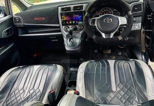 Toyota Ractis 2012 Black