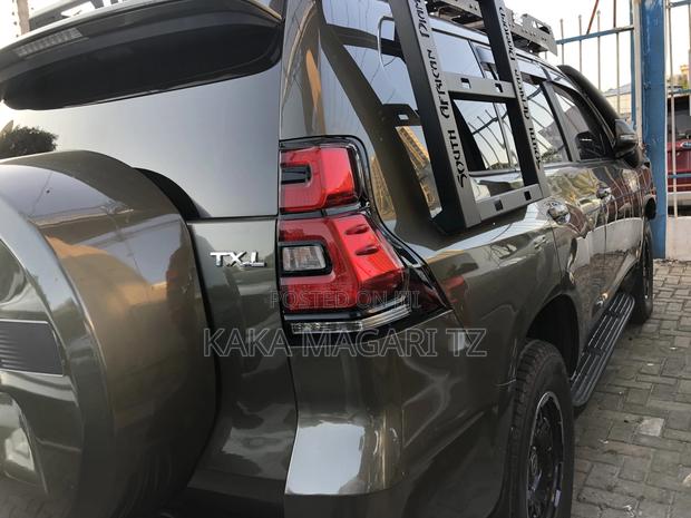 Toyota Land Cruiser Prado 2017 Green