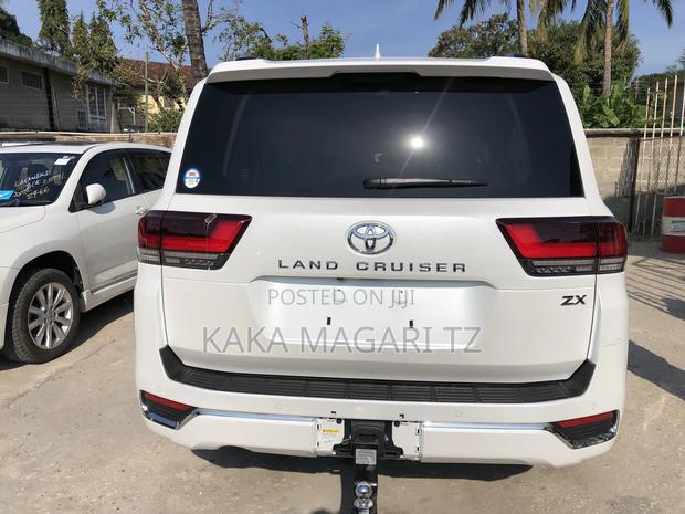 Toyota Land Cruiser 2023 Pearl