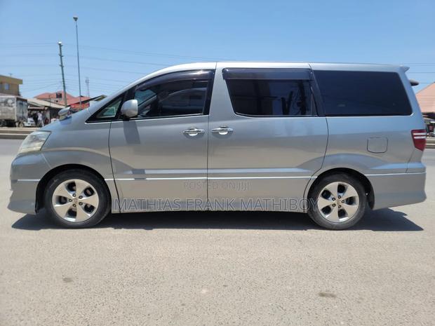 Toyota Alphard 2006 Silver