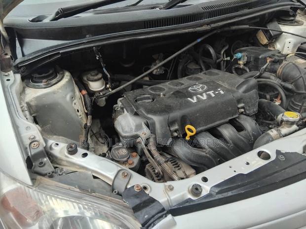 Toyota IST 2005 Silver