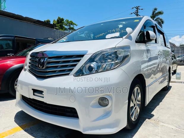 Toyota Alphard 2010 White
