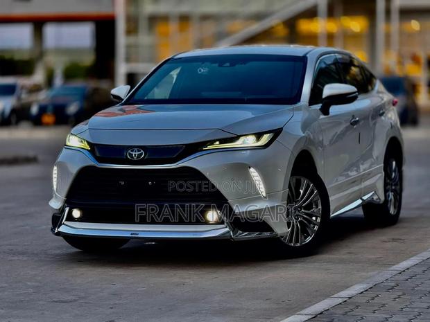 Toyota Harrier 2.5 Hybrid 4WD 2021 White