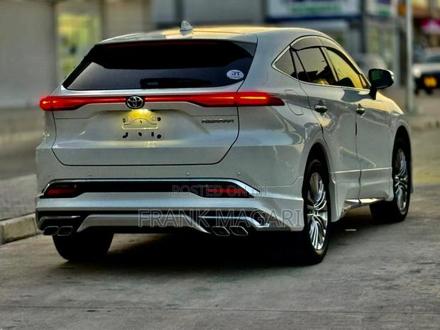 Toyota Harrier 2.5 Hybrid 4WD 2021 White
