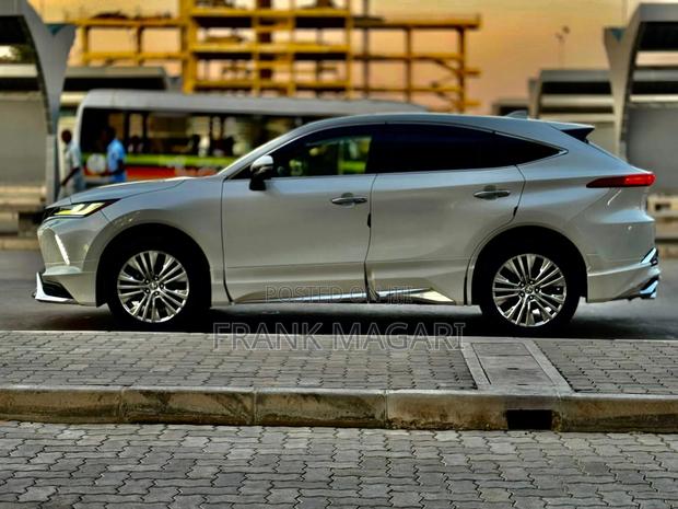 Toyota Harrier 2.5 Hybrid 4WD 2021 White