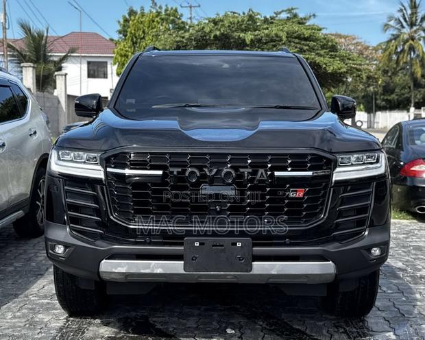 Toyota Land Cruiser 2023 Matt Black