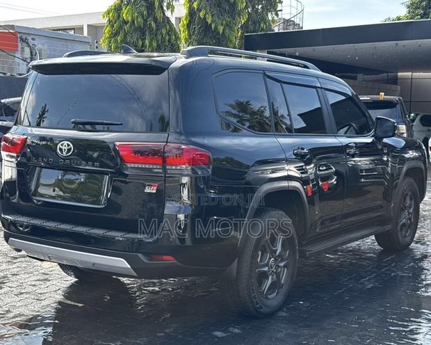 Toyota Land Cruiser 2023 Matt Black