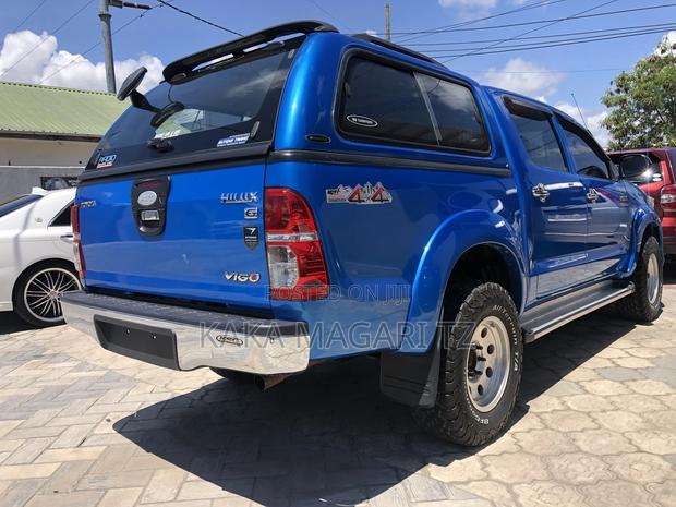 Toyota Hilux 2005 Blue