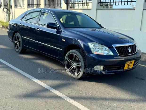 Toyota Crown 2004 Blue