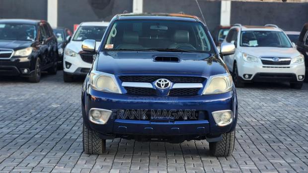 Toyota Hilux 2006 Blue