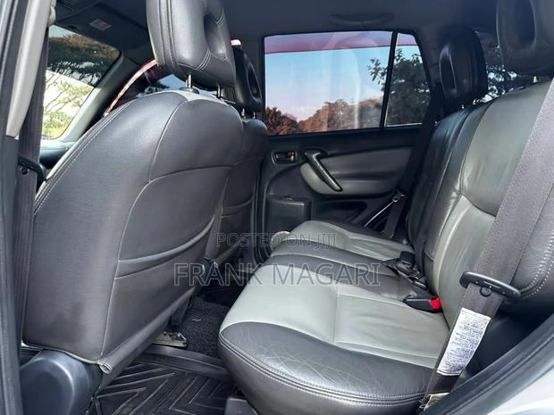 Toyota RAV4 2005 Silver