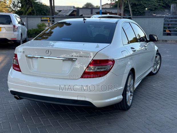 Mercedes-Benz C-Class 2009 White