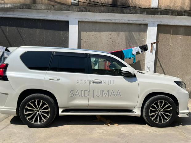 Toyota Land Cruiser Prado 2.7 2018 White