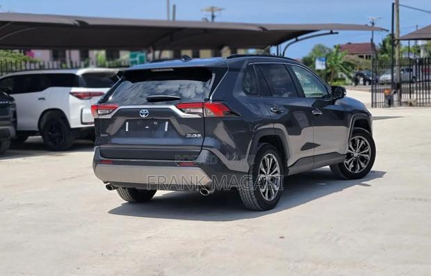 Toyota RAV4 2021 Gray