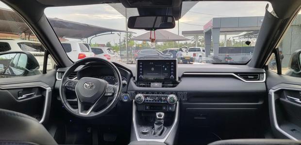Toyota RAV4 2021 Blue