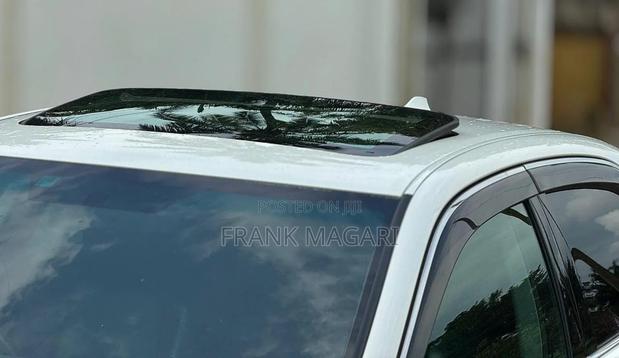 Toyota Crown 2008 White