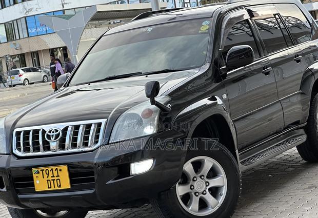 Toyota Land Cruiser 2005 Black