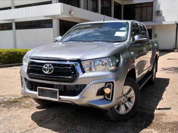 Toyota Hilux 2018 Silver