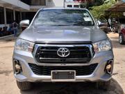 Toyota Hilux 2018 Gray for sale