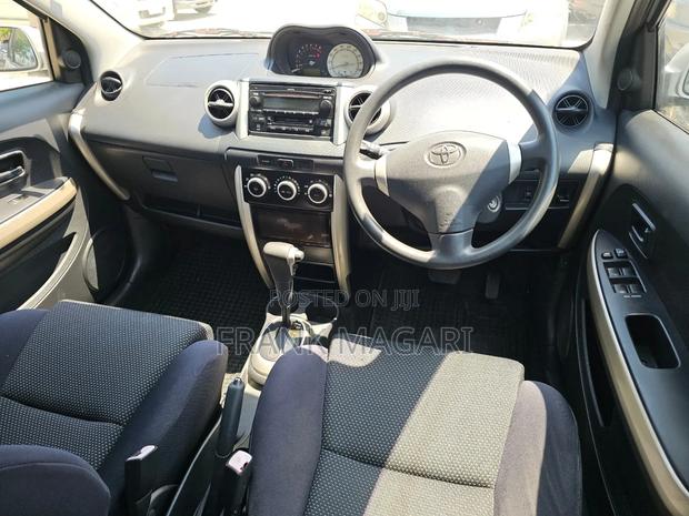Toyota IST 2005 Silver